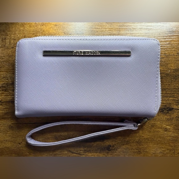 Steve Madden Handbags - Steve Madden Light Purple Wristlet Clutch